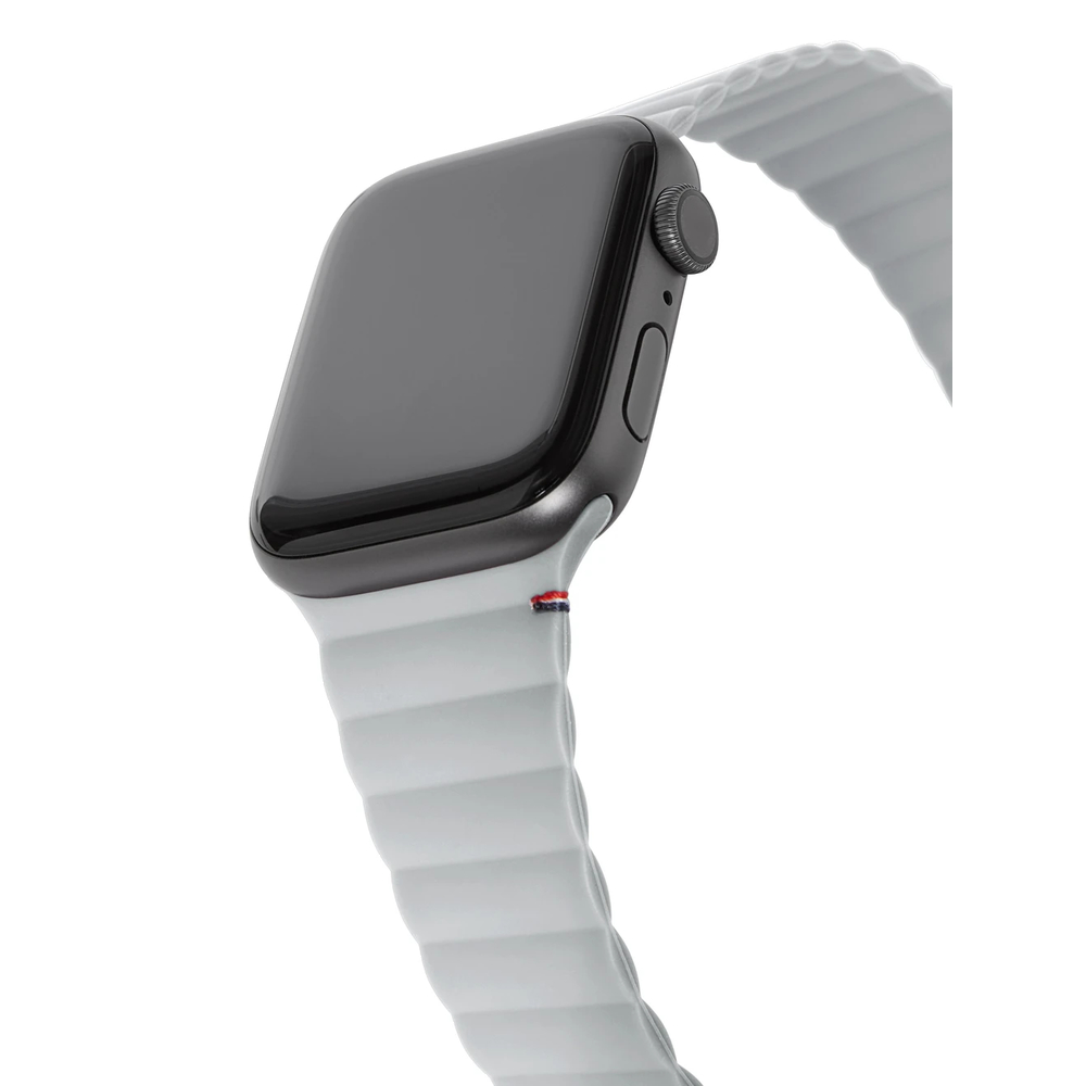  Ремешок Decoded Sillicone Magnetic Traction Strap для Apple Watch 6/SE/5/4 (44mm) силиликон серый